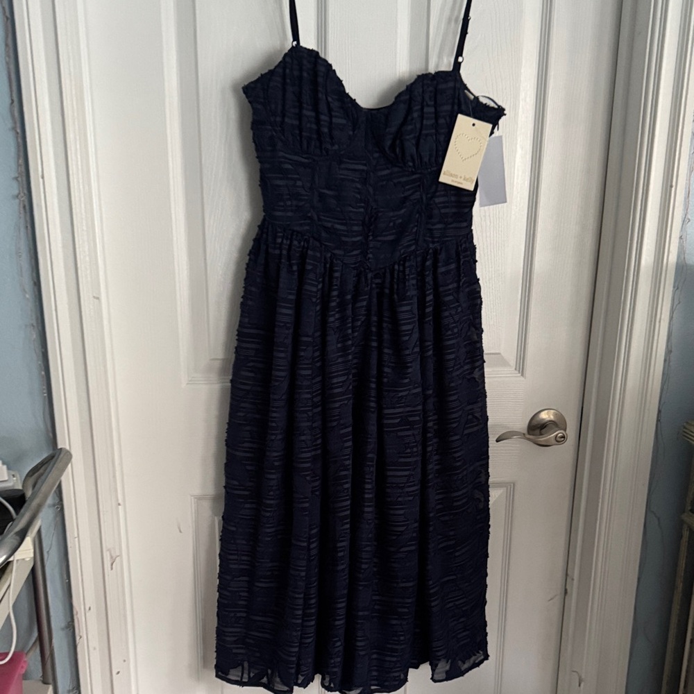 Elegant Navy Midi Dress